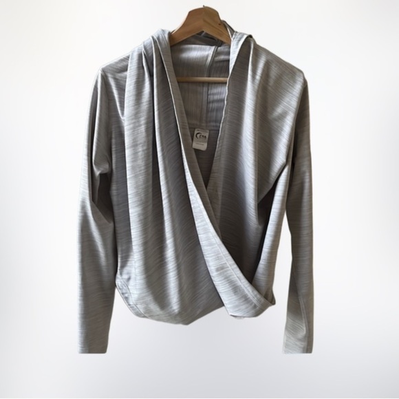 ZYIA active gray top size medium active wear - Picture 4 of 11